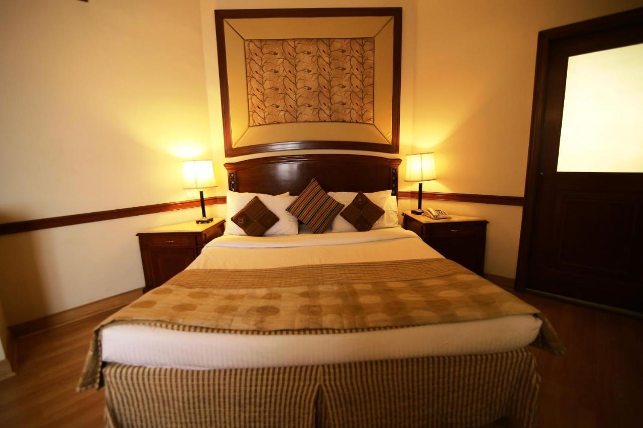 Hotel President 잘란다르 외부 사진