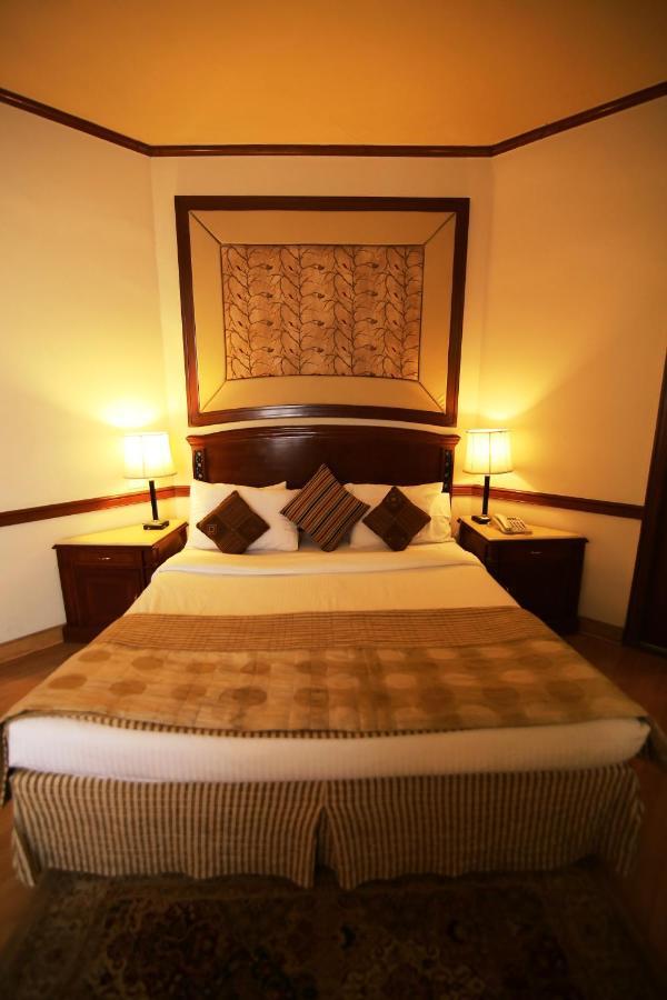 Hotel President 잘란다르 외부 사진