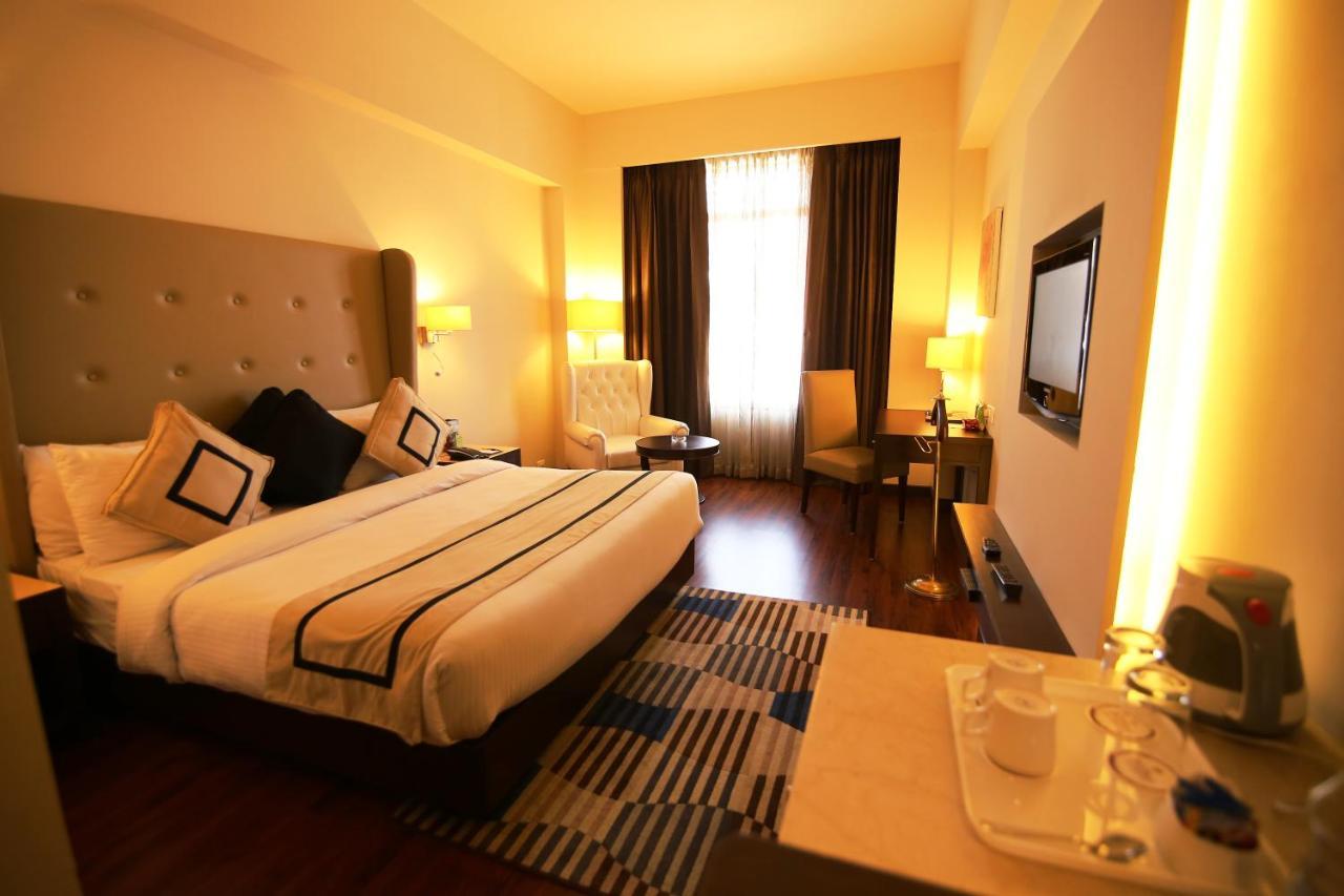 Hotel President 잘란다르 외부 사진