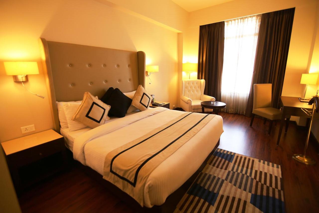 Hotel President 잘란다르 외부 사진