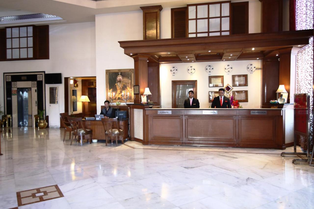 Hotel President 잘란다르 외부 사진