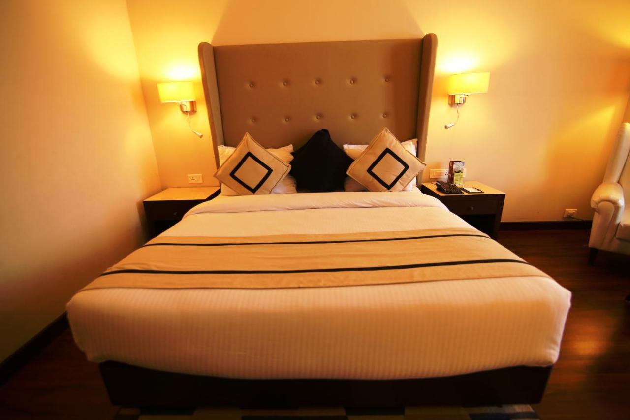 Hotel President 잘란다르 외부 사진