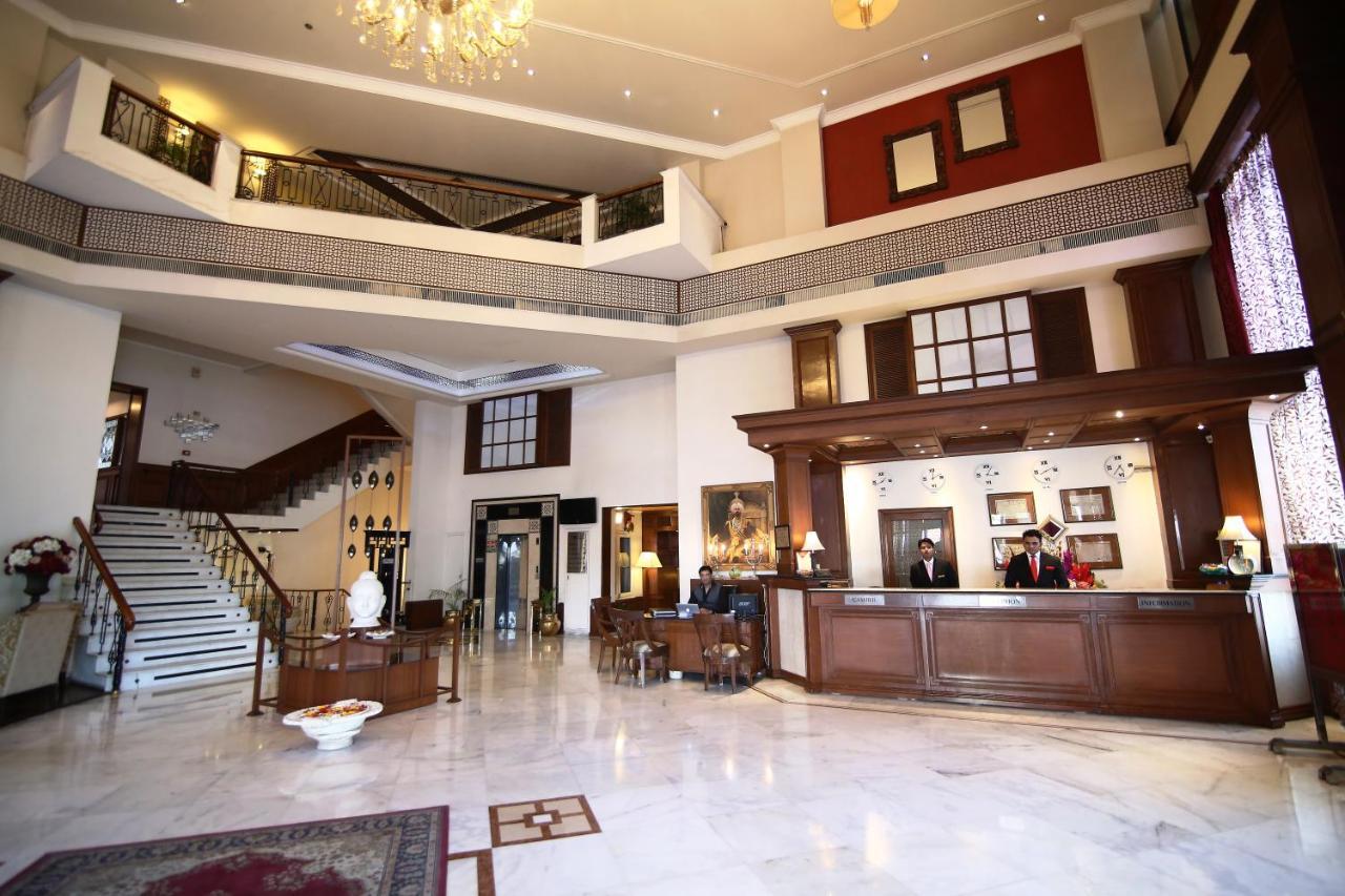 Hotel President 잘란다르 외부 사진