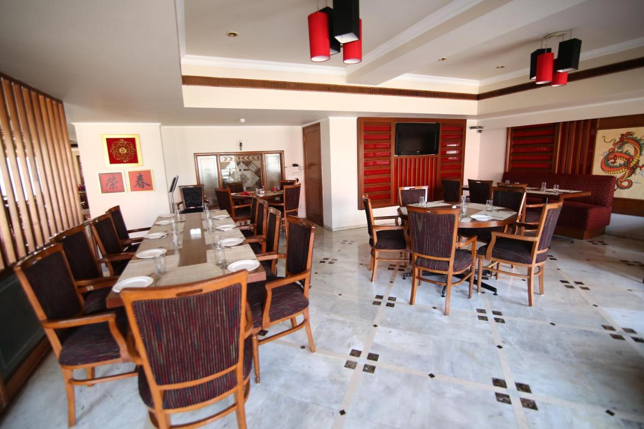 Hotel President 잘란다르 외부 사진