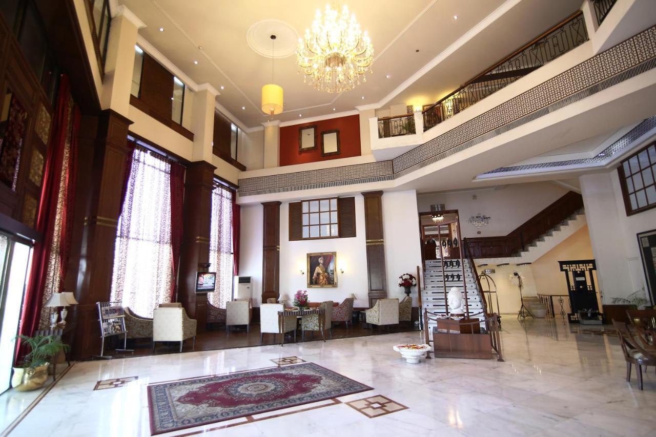Hotel President 잘란다르 외부 사진