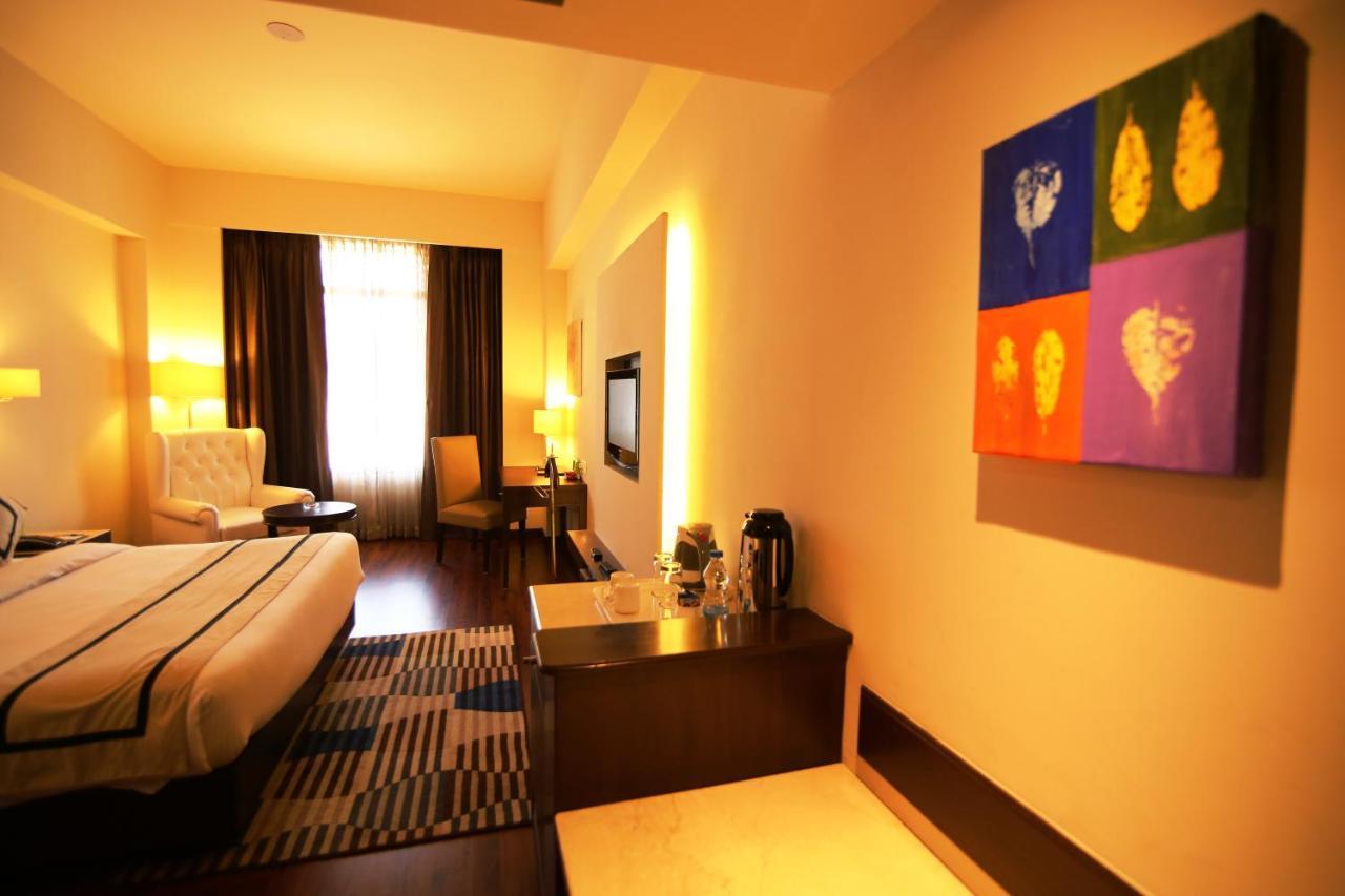 Hotel President 잘란다르 외부 사진