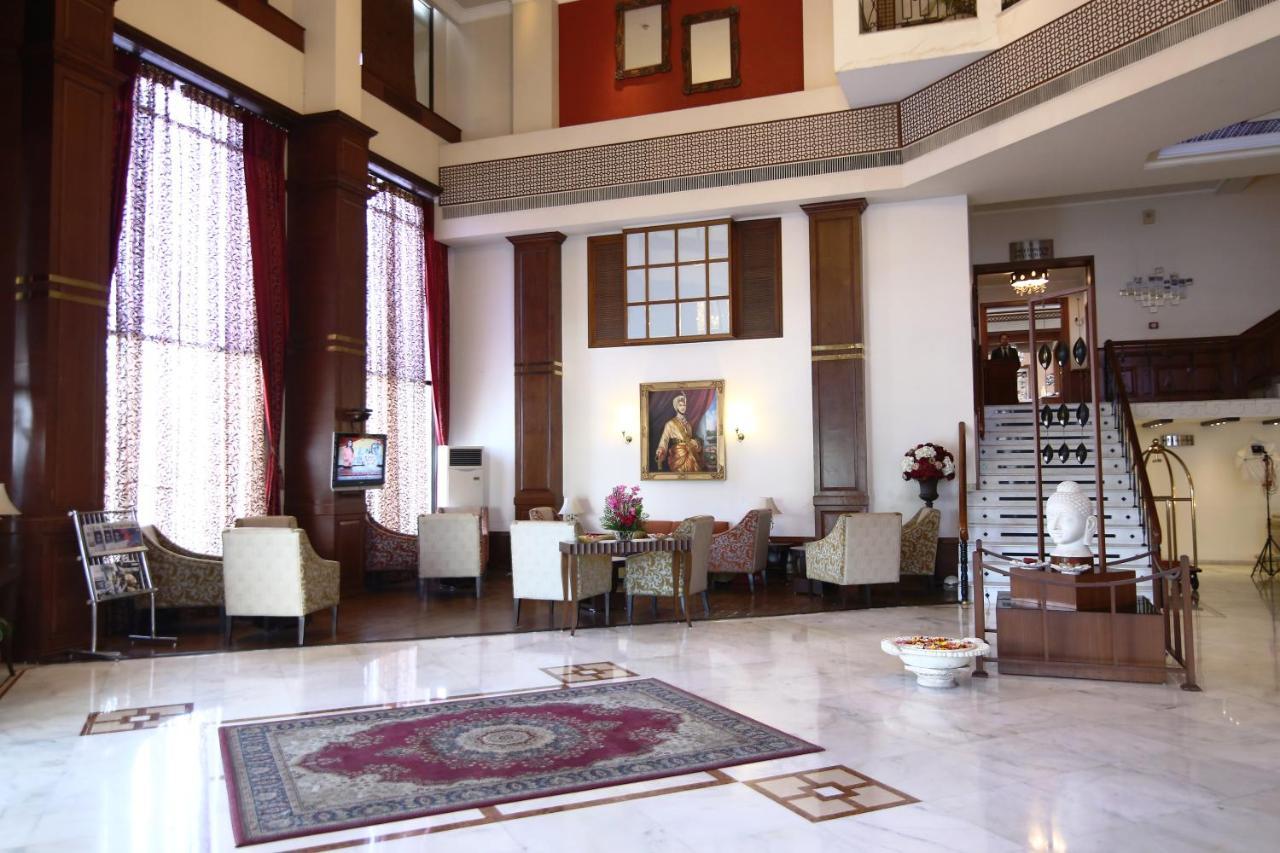 Hotel President 잘란다르 외부 사진